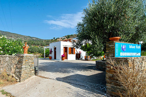 Entrée des chambres BlueFish à Sifnos