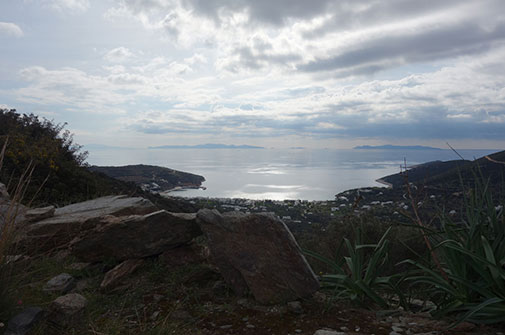 The bay of Platys Gialos in Sifnos